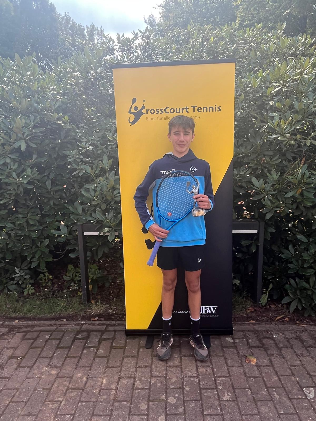 Linus Heubach gewinnt die 30. Head Outdoor Junior Open in Bremen
