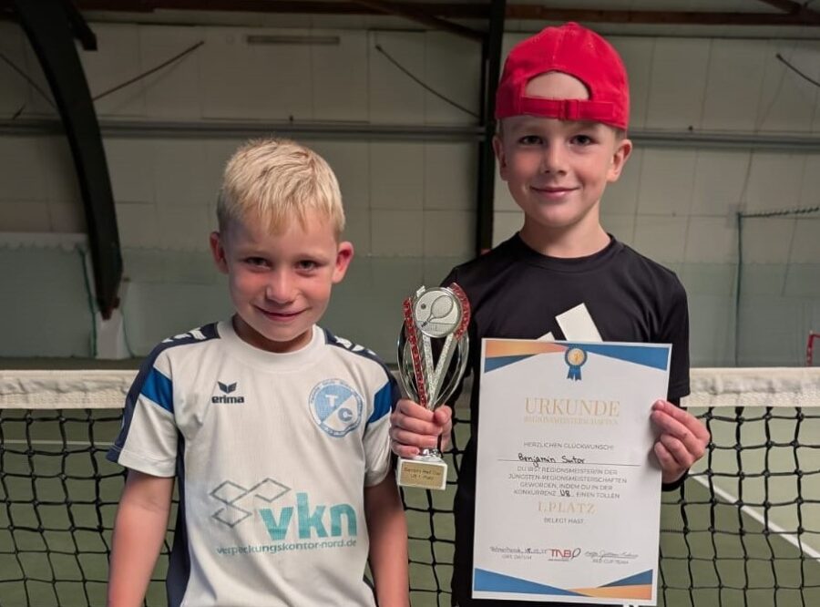 Bejamin Sutor Regionsmeister und Mats Kaars Vizemeister bei RM Jade-Weser-Hunte U7/8 beim TCBW Delmenhorst